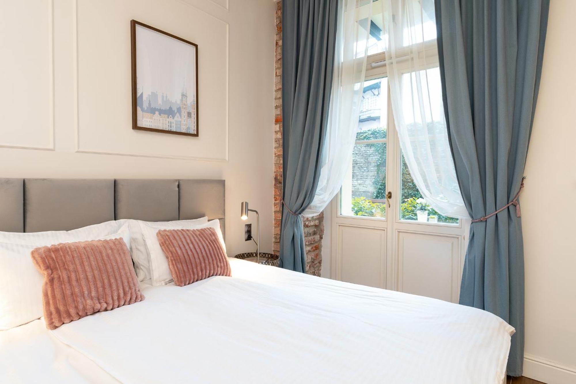 Cozy Apartment In Old Town คราคูฟ ภายนอก รูปภาพ